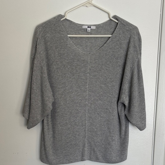 Uniqlo Tops - Uniqlo Light Gray Ribbed Knit Top